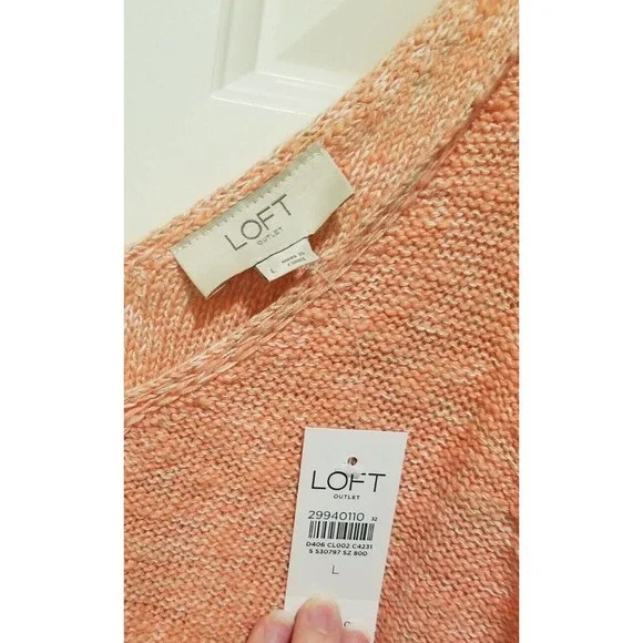 New with Tags Loft Women's Peach/Orange Double V Sweater Tank Top Size Large - Picture 4 of 4